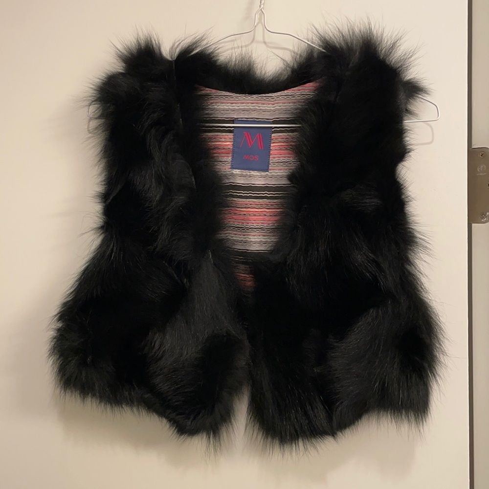 Black fox fur short vest for women